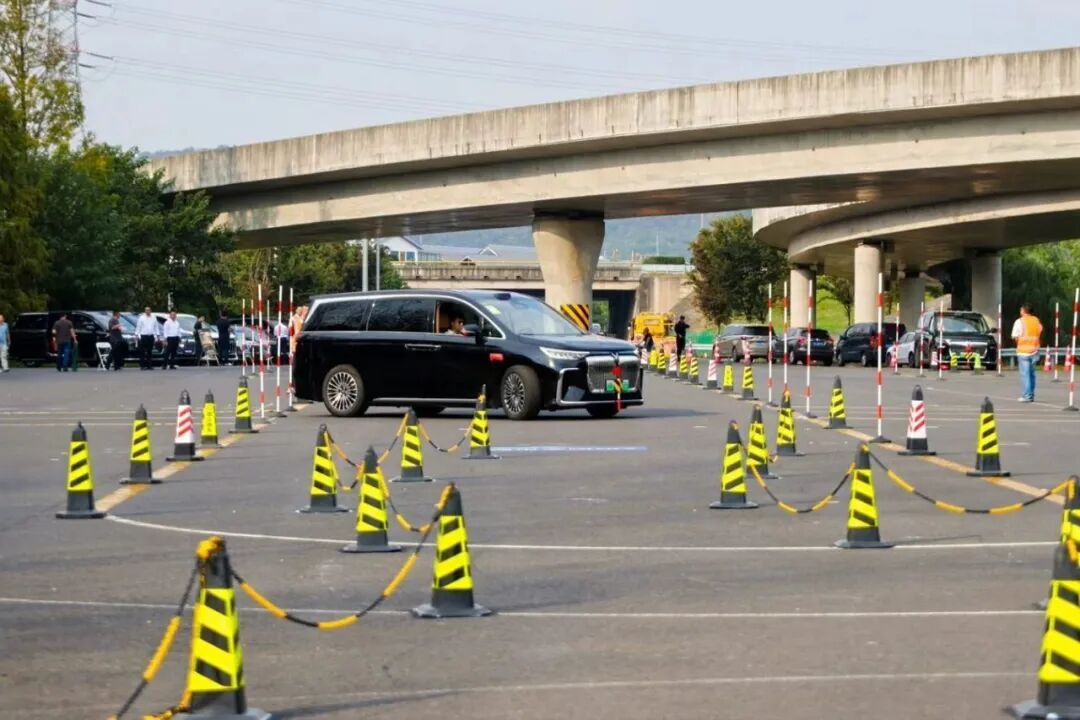 图5.jpg 加拿大PC28