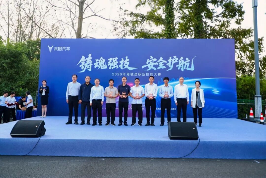 图11.jpg 加拿大PC28